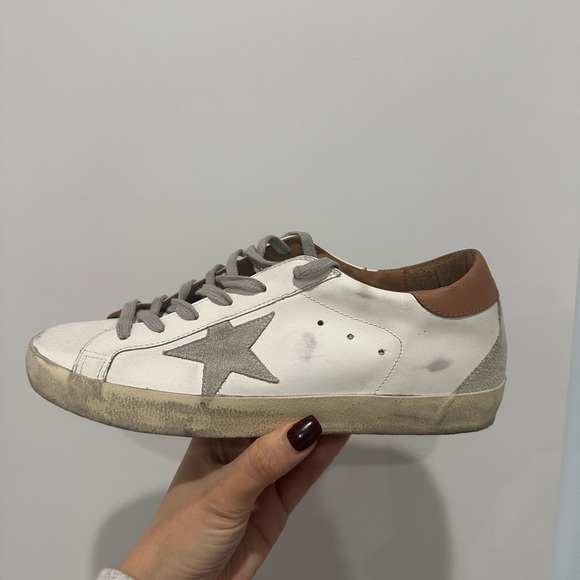 Golden Goose Superstar Sneakere - Picture 1 of 7